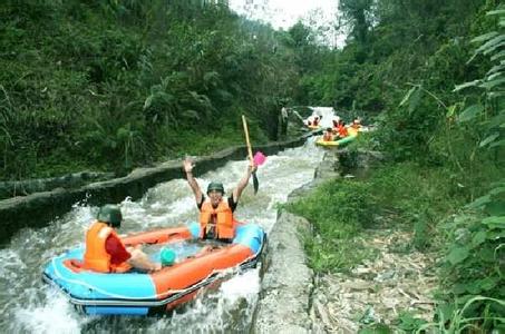 韶關世遺丹霞山、百丈崖漂流、南華寺、曹溪溫泉純玩兩天團